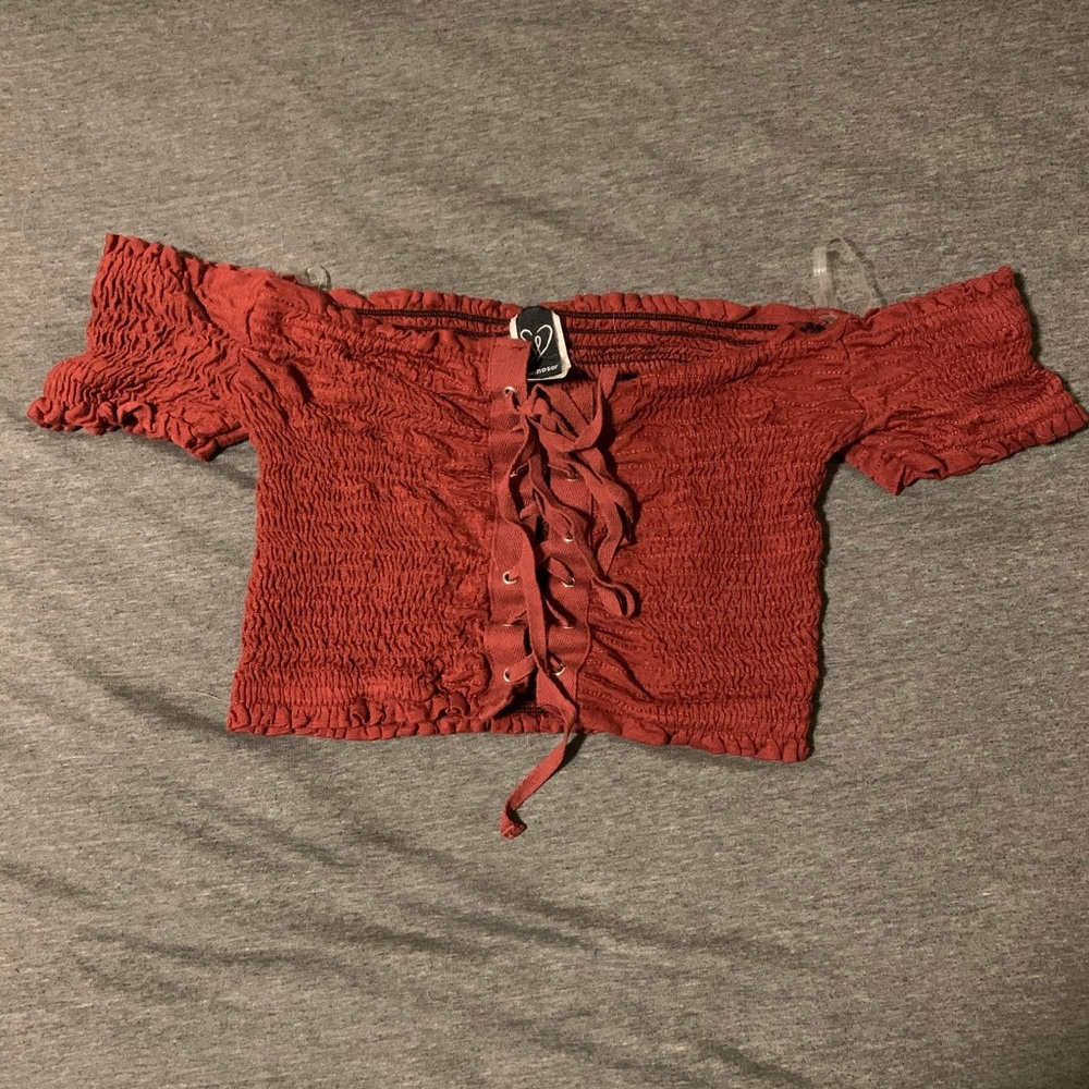 Cropped off shoulder scrunched